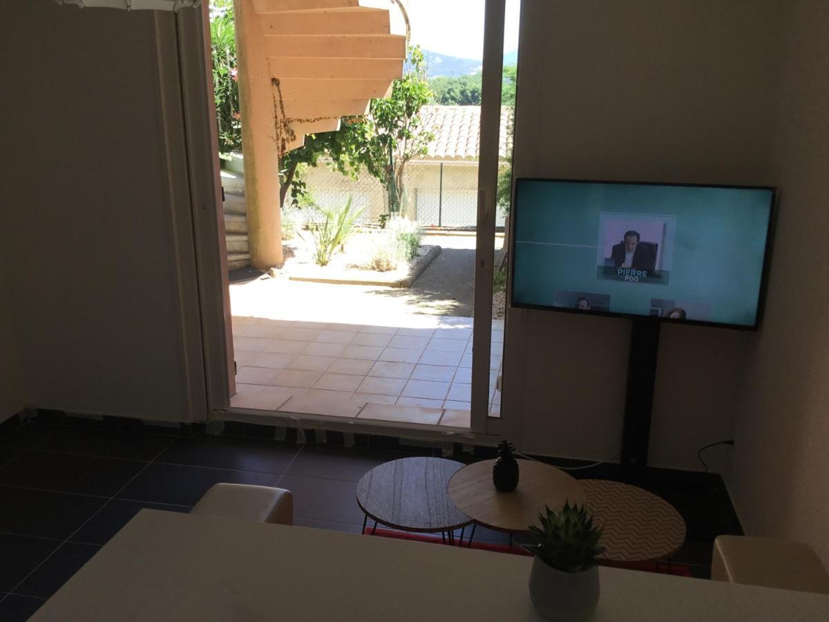 Studio Climatise Piscine Parking - Prix Du Voyageur 2023 Et 2024 ! Merci Cogolin Exterior photo